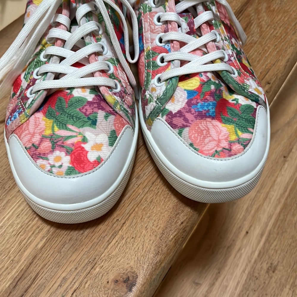 NEW! TRAQ - Sneakers Size 9 - Floral Print - great arch support! 🌸💜💙🧡💚 - Picture 2 of 7